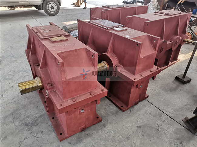 金屬撕碎機(jī)減速機(jī)采用什么類型，什么型號(hào)？