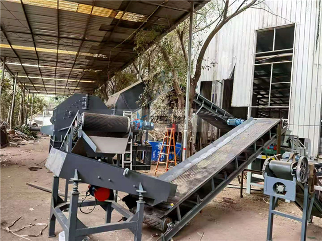 鋁型材破碎機上海客戶設備現(xiàn)場實拍